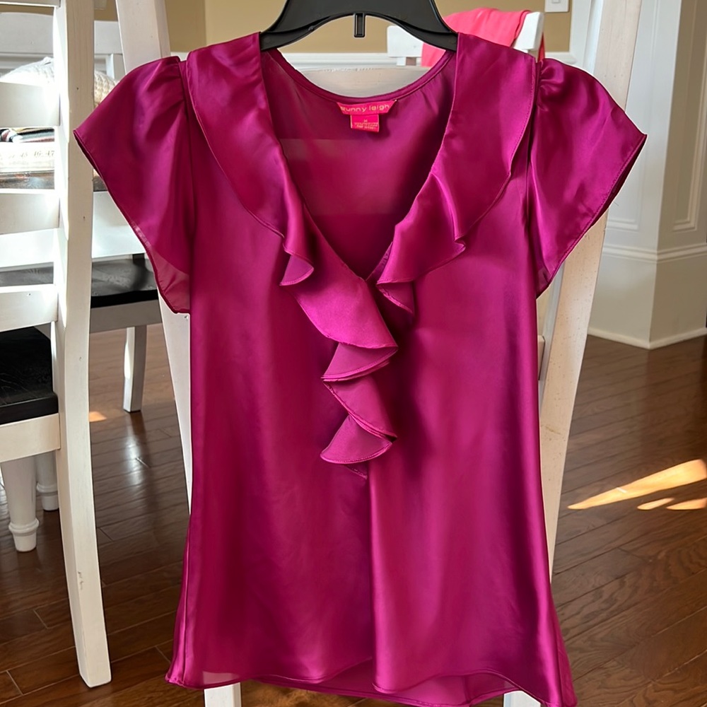 Burgundy shirt sleeve blouse. Medium